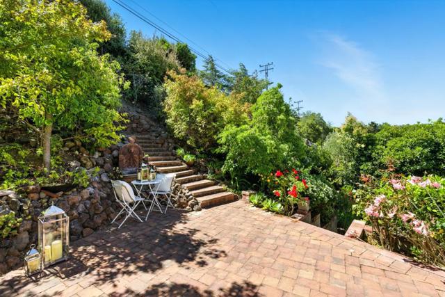 1627 El Verano Way, Belmont CA: https://media.crmls.org/mediaz/5cc37f19-7ffb-4cc3-badb-0f915cc2c487.jpg