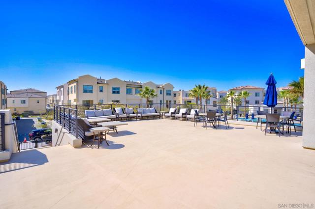 5405 Calle Sand Arch, San Diego CA: https://media.crmls.org/mediaz/5cc38ef6-46fe-4943-9b55-d47d1a292ea2.jpg