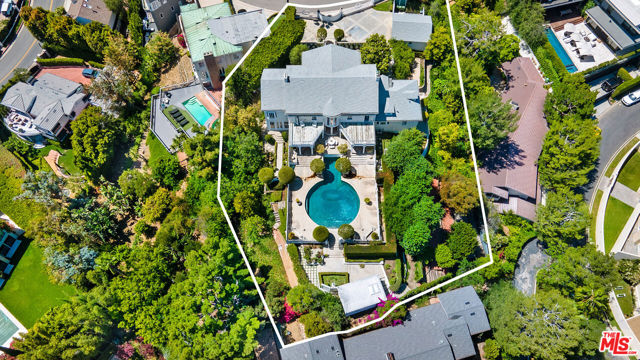 1350 Belfast Drive, Los Angeles CA: https://media.crmls.org/mediaz/5cc3d061-c07c-4efb-b639-9bcd31d6643b.jpg