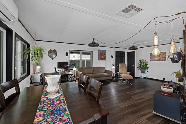 9100 Single Oak Dr, Lakeside CA: https://media.crmls.org/mediaz/5cc3f574-962d-473f-a60f-1be723ce52ee.jpg