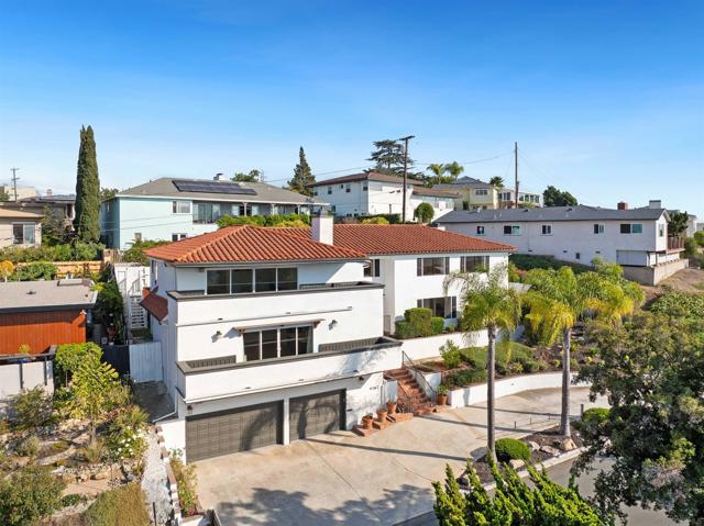 4367 Summit Dr, La Mesa CA: https://media.crmls.org/mediaz/5cc46711-7fb5-4ab2-8db0-e92d8097ec36.jpg