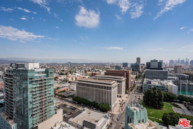 3810 Wilshire Boulevard, Los Angeles CA: https://media.crmls.org/mediaz/5cc5bf82-c72d-4b5d-8278-4e3539ac5c8e.jpg