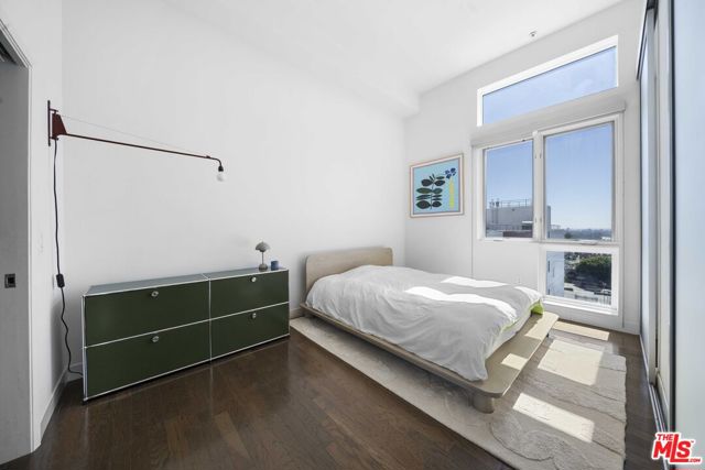1234 Wilshire Boulevard, Los Angeles CA: https://media.crmls.org/mediaz/5cc5ed99-dd86-4b16-a0bb-8e567ca70100.jpg