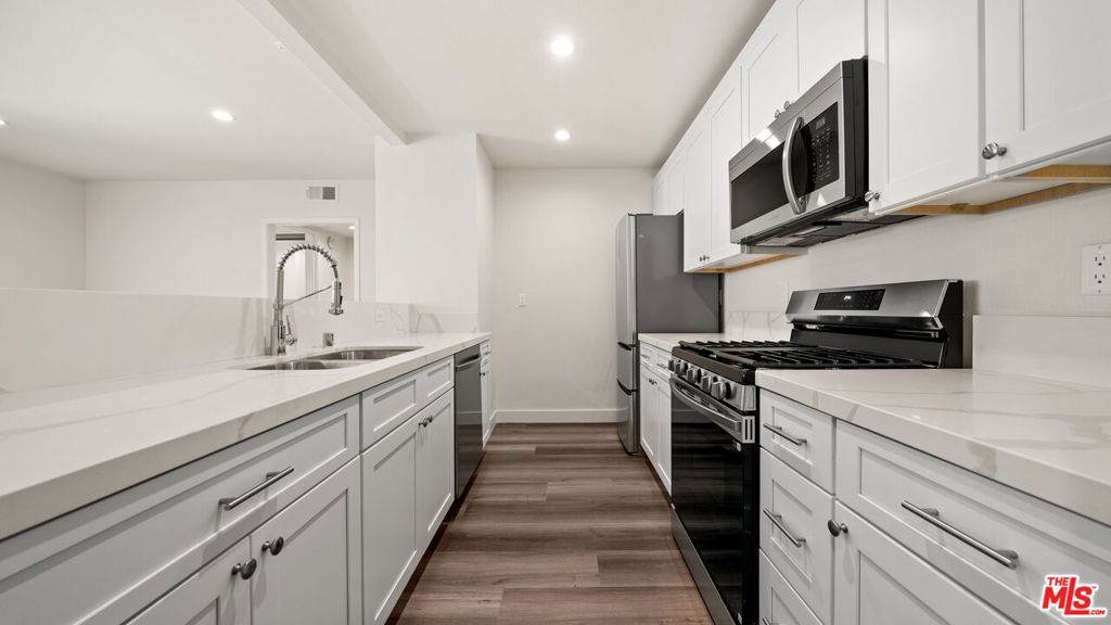 7453 Haskell Avenue #9