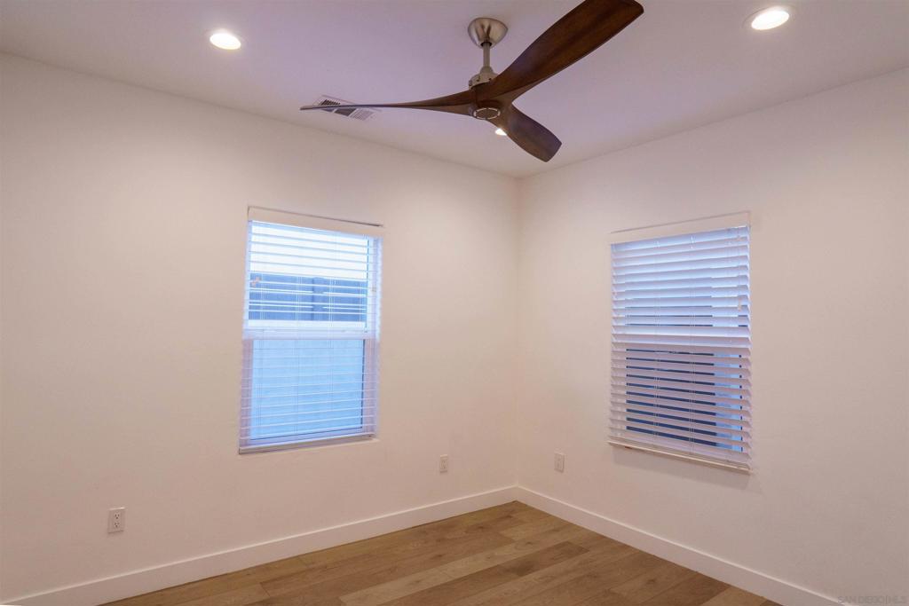 MLS #250018206SD img 30