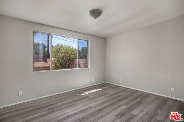 38869 Juniper Tree Road, Palmdale CA: https://media.crmls.org/mediaz/5cc624e3-7e49-4fde-afeb-c6b9a1b2ed94.jpg
