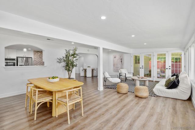 17268 Bernardo Oaks Dr, San Diego CA: https://media.crmls.org/mediaz/5cc62f1b-3d2e-4268-97e7-caef203d4832.jpg