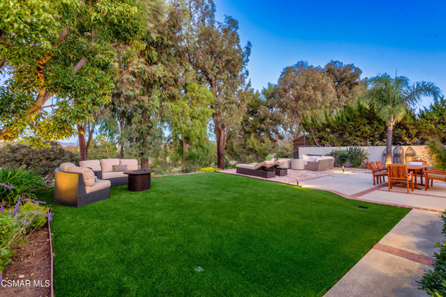 362 Cherry Hills Court, Thousand Oaks CA: https://media.crmls.org/mediaz/5cc6d1bc-91db-40d4-ac28-bc0d0861e7ec.jpg