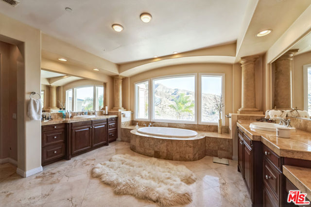12530 Longacre Avenue, Granada Hills CA: https://media.crmls.org/mediaz/5cc74f4b-ef40-48e1-99e1-af7ab3aa4037.jpg