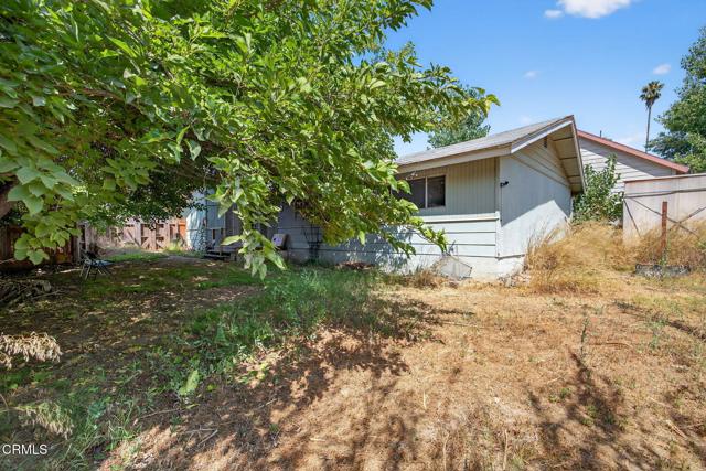 110 E Oak View Avenue, Ojai CA: https://media.crmls.org/mediaz/5cc81118-867d-450b-afcf-4ee32a53cac5.jpg