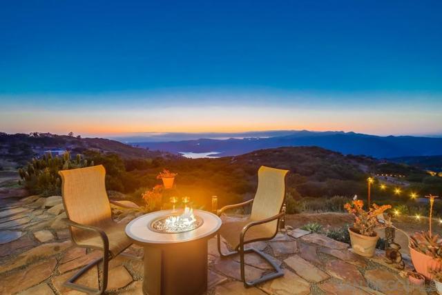 13037 Yerba Valley Way, Lakeside CA: https://media.crmls.org/mediaz/5cc83262-51ee-447f-9ec0-42763dcf1fb5.jpg