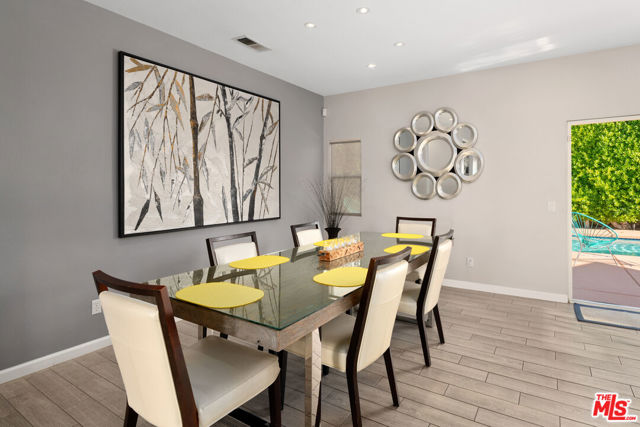 1602 Olga Way, Palm Springs CA: https://media.crmls.org/mediaz/5cc8fdc2-c326-42e3-b657-a76a3ae9d075.jpg