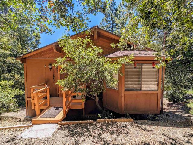 Detail Gallery Image 6 of 31 For 24655 Logan Creek Dr, Idyllwild,  CA 92549 - 2 Beds | 1/1 Baths