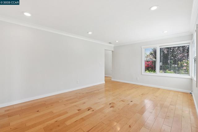 3020 Rose St., Martinez CA: https://media.crmls.org/mediaz/5cca1f50-d492-45a2-8e00-7ca946bd3292.jpg