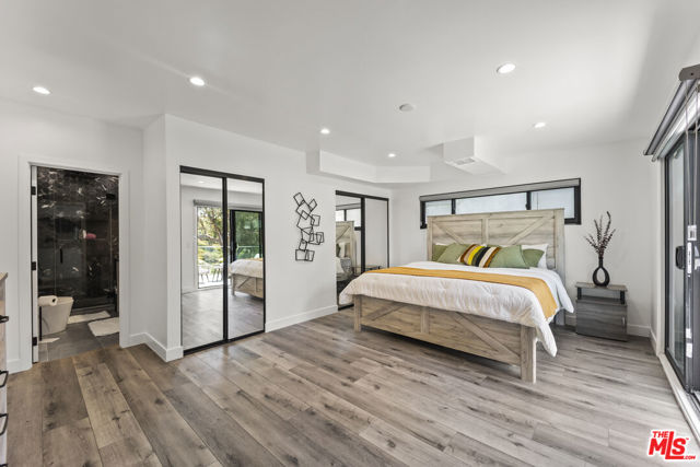 8960 Crescent Drive, Los Angeles CA: https://media.crmls.org/mediaz/5cca6c74-3c04-4fdd-9c65-602b39e6084f.jpg