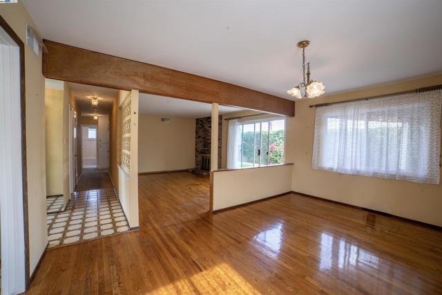 5083 Miramar, San Jose CA: https://media.crmls.org/mediaz/5cca892a-6cb0-4b52-9714-58b0e9f1c7e1.jpg