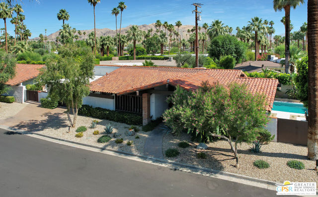 1375 E Primavera Drive, Palm Springs CA: https://media.crmls.org/mediaz/5ccb04d1-916a-4679-bb01-79dbd3a75df9.jpg