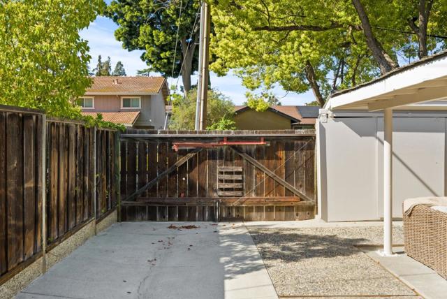 Image 38 of 54 For 1175 Ravenscourt Avenue