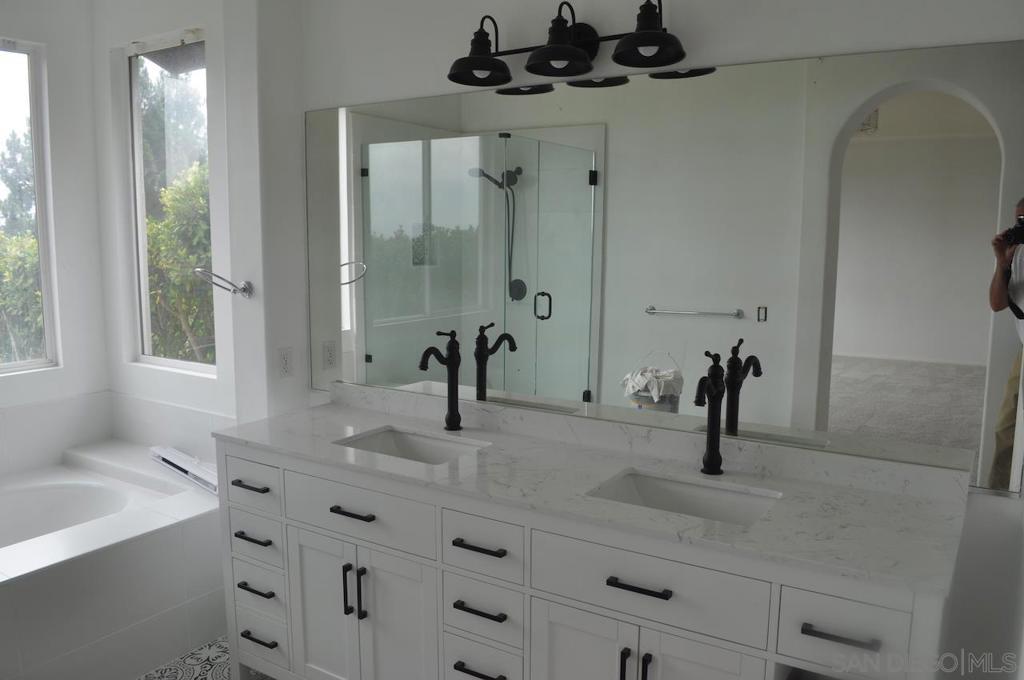 MLS #250043162SD image #12