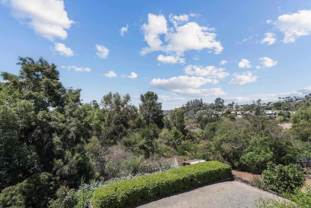 3943 Catamarca Dr, San Diego CA: https://media.crmls.org/mediaz/5cccc072-d6d0-4734-baa3-f6cb8785fdcd.jpg