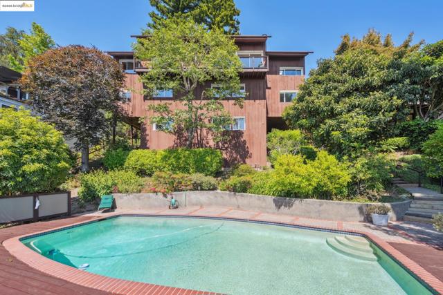 120 Hill Rd, Berkeley CA: https://media.crmls.org/mediaz/5ccd2f04-0166-468c-a4ae-81305614e3cd.jpg