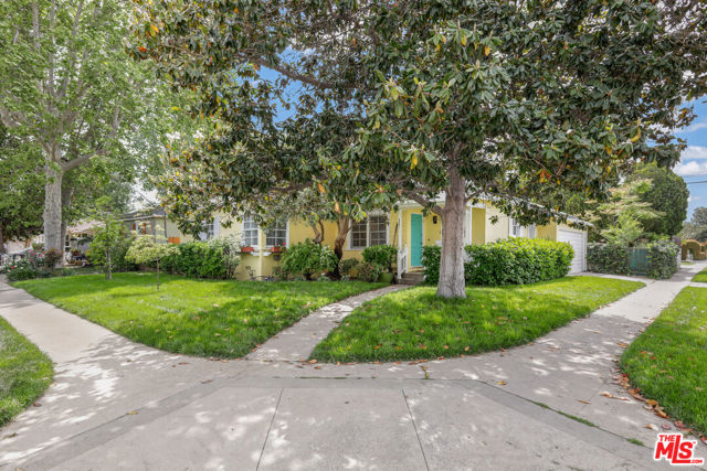 6961 Zelzah Avenue, Reseda CA: https://media.crmls.org/mediaz/5ccd6b51-c310-4ba8-98cf-c82830bc947a.jpg