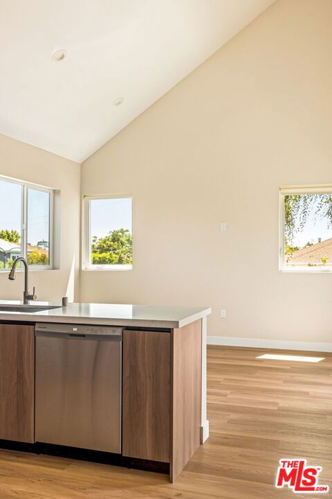 4905 1/2 W St. Elmo Drive, Los Angeles CA: https://media.crmls.org/mediaz/5ccde633-ab59-45af-a622-d207d371642a.jpg