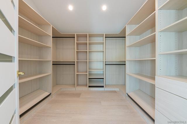 303 Sea Lane, La Jolla CA: https://media.crmls.org/mediaz/5cce05e2-7635-4a22-9dde-53758391f6b8.jpg