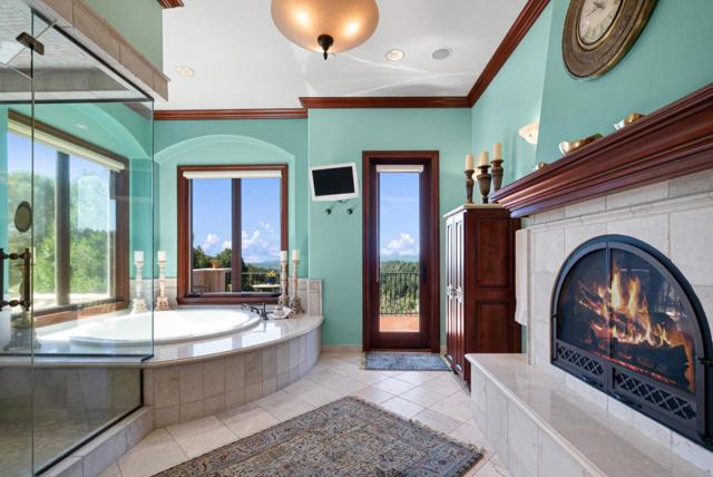 2053 Weston Road, Scotts Valley CA: https://media.crmls.org/mediaz/5ccef3f4-baae-48d0-862c-399c10004742.jpg