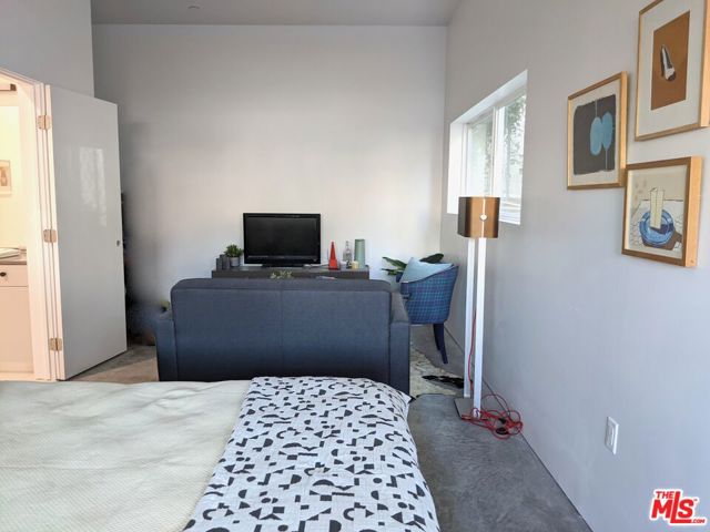 6044 La Prada Street, Los Angeles CA: https://media.crmls.org/mediaz/5ccf5d10-900b-44b3-803f-91b5c93758b9.jpg