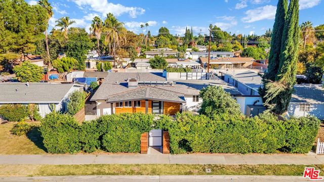2146 Holly Drive, Los Angeles CA: https://media.crmls.org/mediaz/5ccf875c-9912-4292-ac2e-cc0209a0ae49.jpg