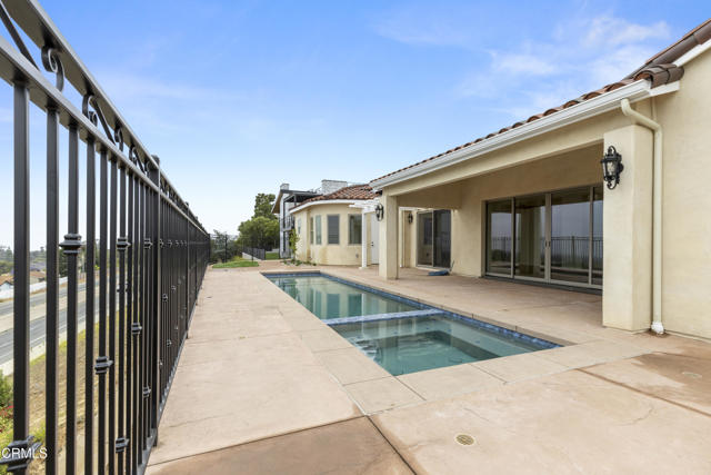 6174 Cobblestone Drive, Ventura CA: https://media.crmls.org/mediaz/5ccf88f5-2350-4748-b04b-b83de8c5196e.jpg