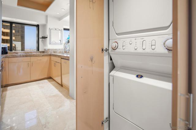 100 Harbor Dr, San Diego CA: https://media.crmls.org/mediaz/5ccf9ad0-7a5c-4fd2-9e02-4f0b737ecee2.jpg