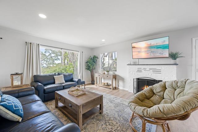 Detail Gallery Image 11 of 61 For 330 Skyline, Vista,  CA 92084 - 5 Beds | 4 Baths