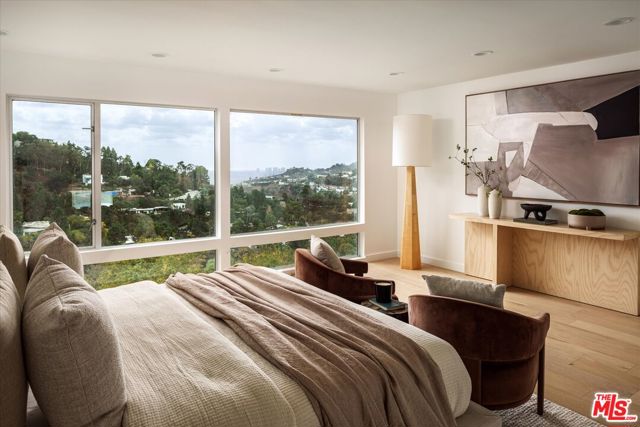 7420 Cervantes Place, Los Angeles CA: https://media.crmls.org/mediaz/5ccff1b0-5ac9-4f94-8f35-ca4f2186fb90.jpg