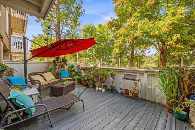 Detail Gallery Image 2 of 33 For 4232 Fiesta Way #3,  Oceanside,  CA 92057 - 2 Beds | 2/1 Baths