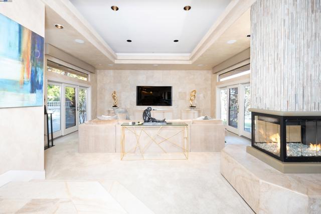 4478 Deer Ridge Rd, Danville CA: https://media.crmls.org/mediaz/5cd1c9fe-2936-4674-8afe-0d20e035d1a2.jpg