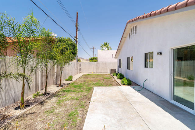 53045 Avenida Obregon, La Quinta CA: https://media.crmls.org/mediaz/5cd27d4a-ee18-4092-b528-f41be3cfc704.jpg