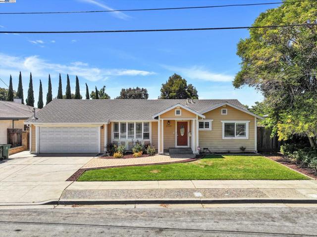37659 Granville Dr, Fremont CA: https://media.crmls.org/mediaz/5cd30ecd-3fbb-429d-b83b-1d895784ea9d.jpg