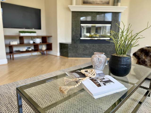 752 Barleta Ln, Livermore CA: https://media.crmls.org/mediaz/5cd326df-afd8-4918-b32c-023807f542ac.jpg