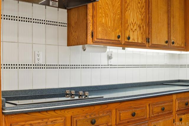 Detail Gallery Image 17 of 59 For 28444 Fallen Tree Ln, Escondido,  CA 92026 - 3 Beds | 2/1 Baths