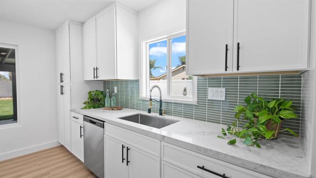 Detail Gallery Image 7 of 32 For 529 Valley Meadow Pl, Escondido,  CA 92027 - 3 Beds | 2 Baths