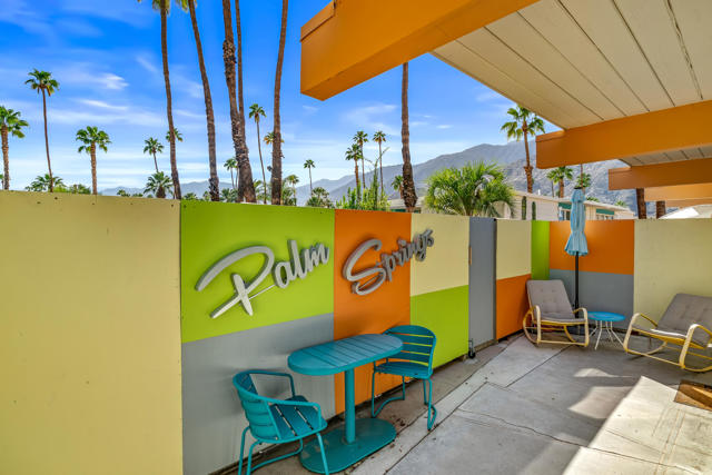 1111 E Palm Canyon Drive, Palm Springs CA: https://media.crmls.org/mediaz/5cd52878-37cc-421e-9f88-15e2fe99d930.jpg