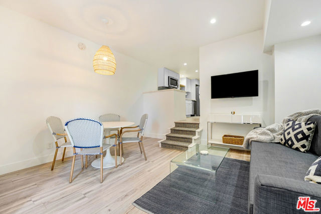 2506 Zorada Drive, Los Angeles CA: https://media.crmls.org/mediaz/5cd57ea7-9923-4f20-a2e0-2f965bb80a98.jpg