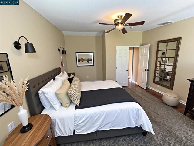 769 Crocket Ct, Brentwood CA: https://media.crmls.org/mediaz/5cd5af88-4133-462c-a280-073a6a77f9dd.jpg