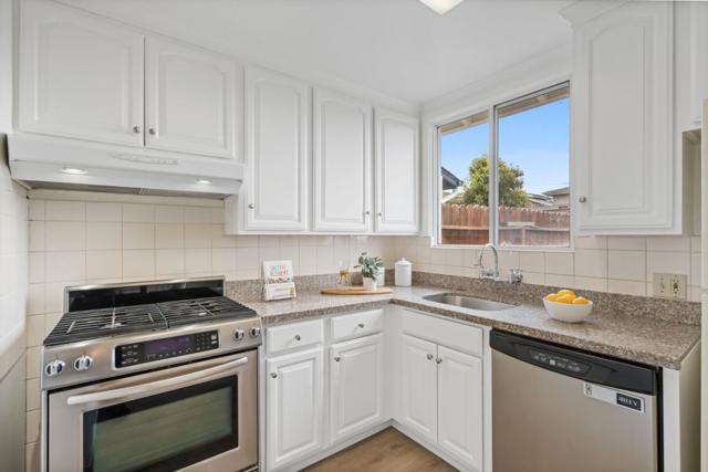 18 Garwood Drive, Daly City CA: https://media.crmls.org/mediaz/5cd61d4e-0082-42bf-be60-19724f361533.jpg