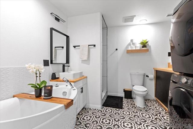 20403 Rancho Villa Rd, Ramona CA: https://media.crmls.org/mediaz/5cd63427-fa91-413d-be74-9a6213ee2727.jpg