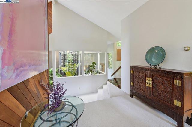 391 Oak Ln, Pleasanton CA: https://media.crmls.org/mediaz/5cd6454e-6a72-4910-a43a-055001d3206e.jpg