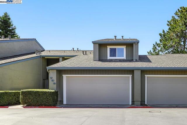 739 Aries Ln, Foster City CA: https://media.crmls.org/mediaz/5cd676e1-7786-4419-8ab3-1104cc625433.jpg