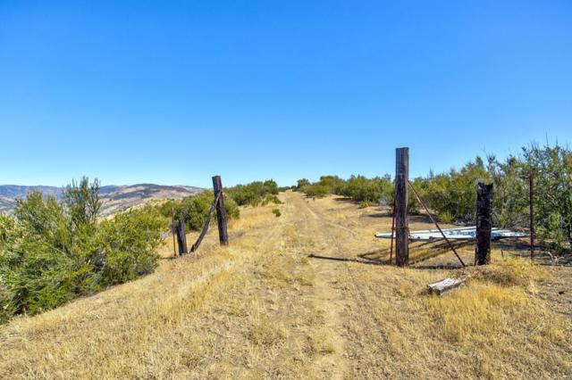 14600 Del Puerto Canyon Road, Newman CA: https://media.crmls.org/mediaz/5cd737a1-e8b7-42c8-85b1-d5ee7da36750.jpg